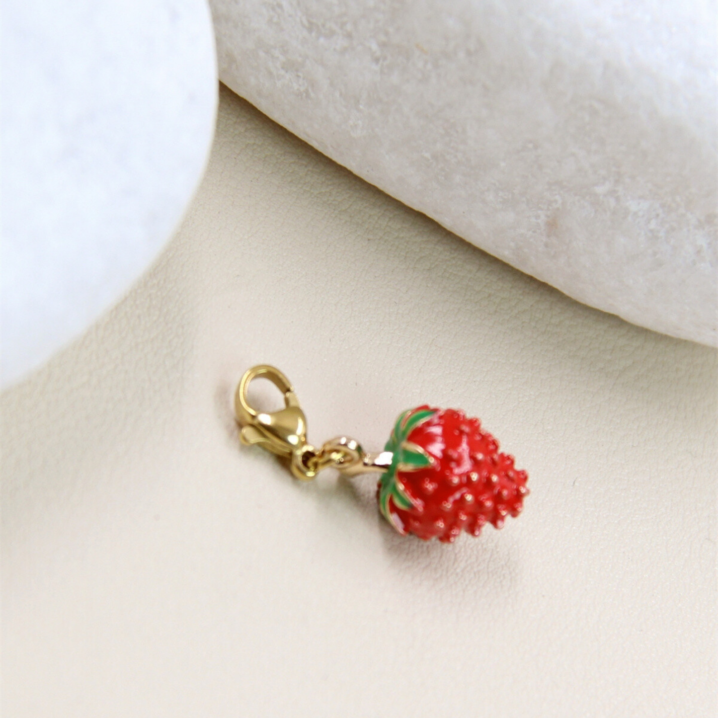 Pendentif charm's fraise acier inoxydable