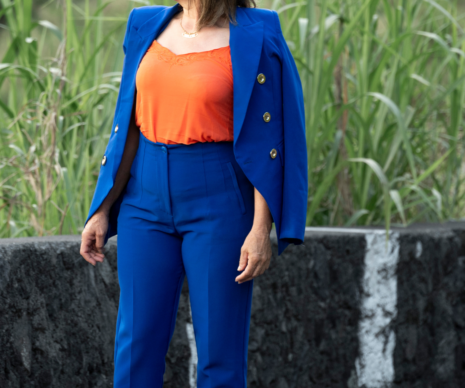 Ensemble pantalon et veste de costume bleu roi pour femme