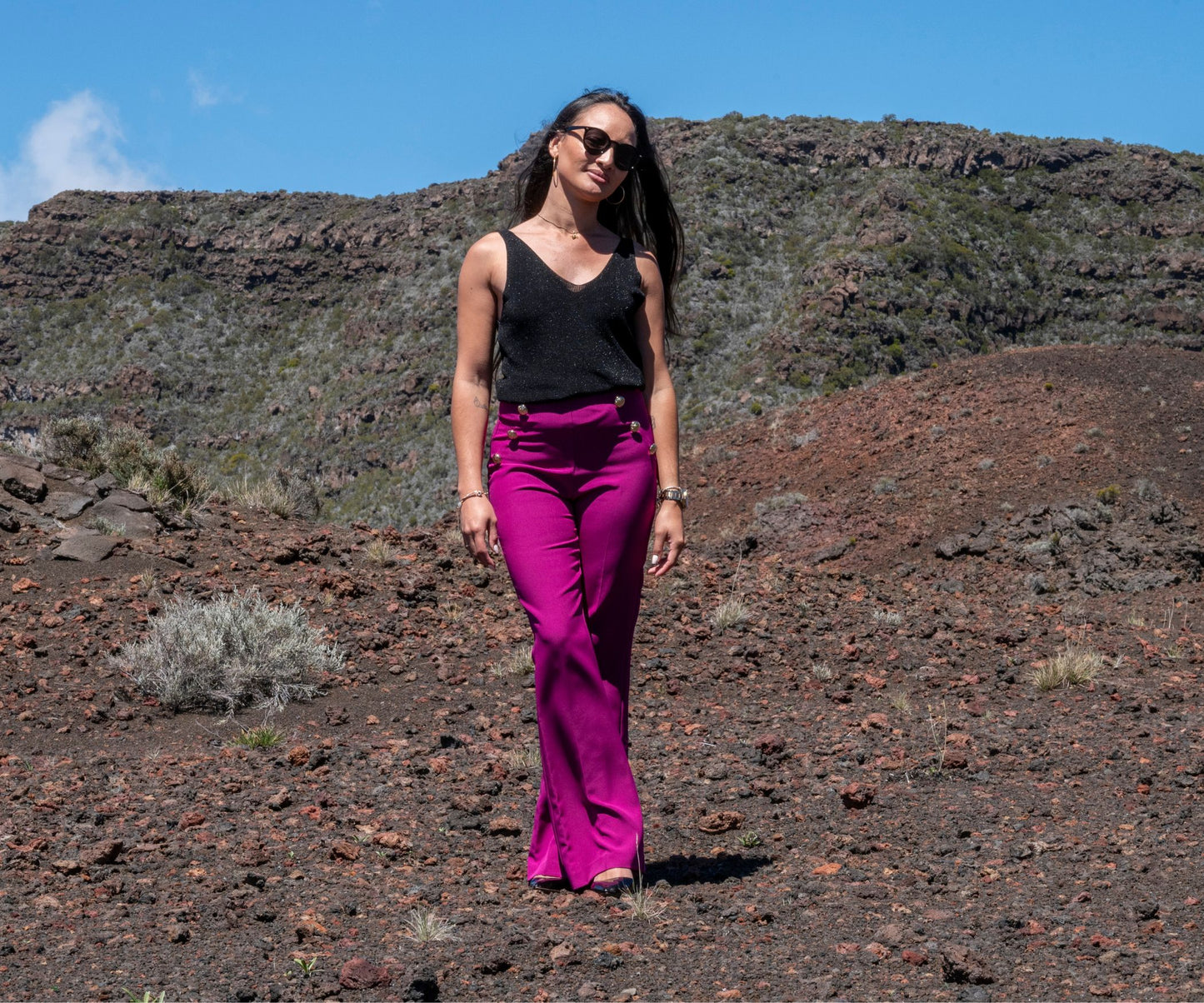 Look femme habillé avec pantalon fuchsia taille haute