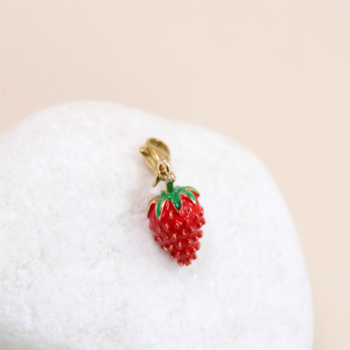 Pendentif charm's fraise acier inoxydable