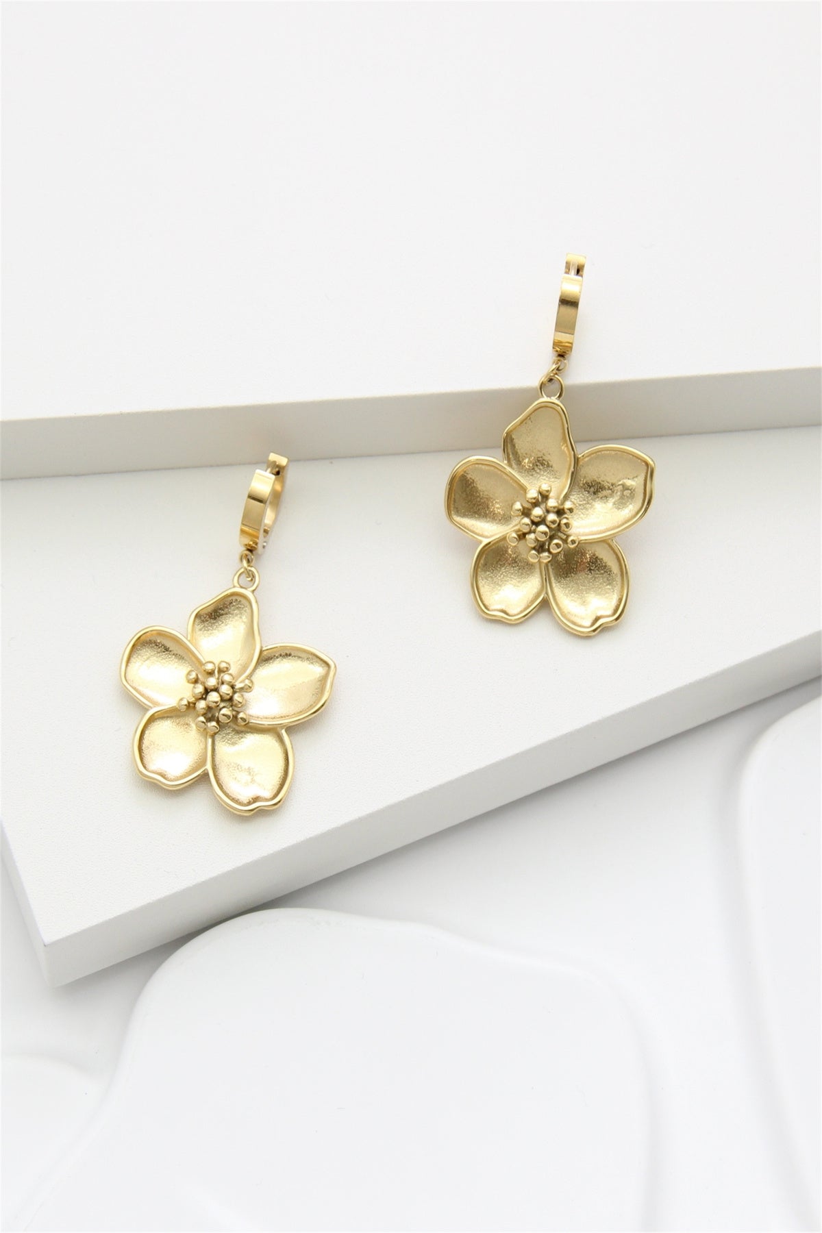 Boucles d'oreilles fleur de cerisier acier inoxydable SÉOUL