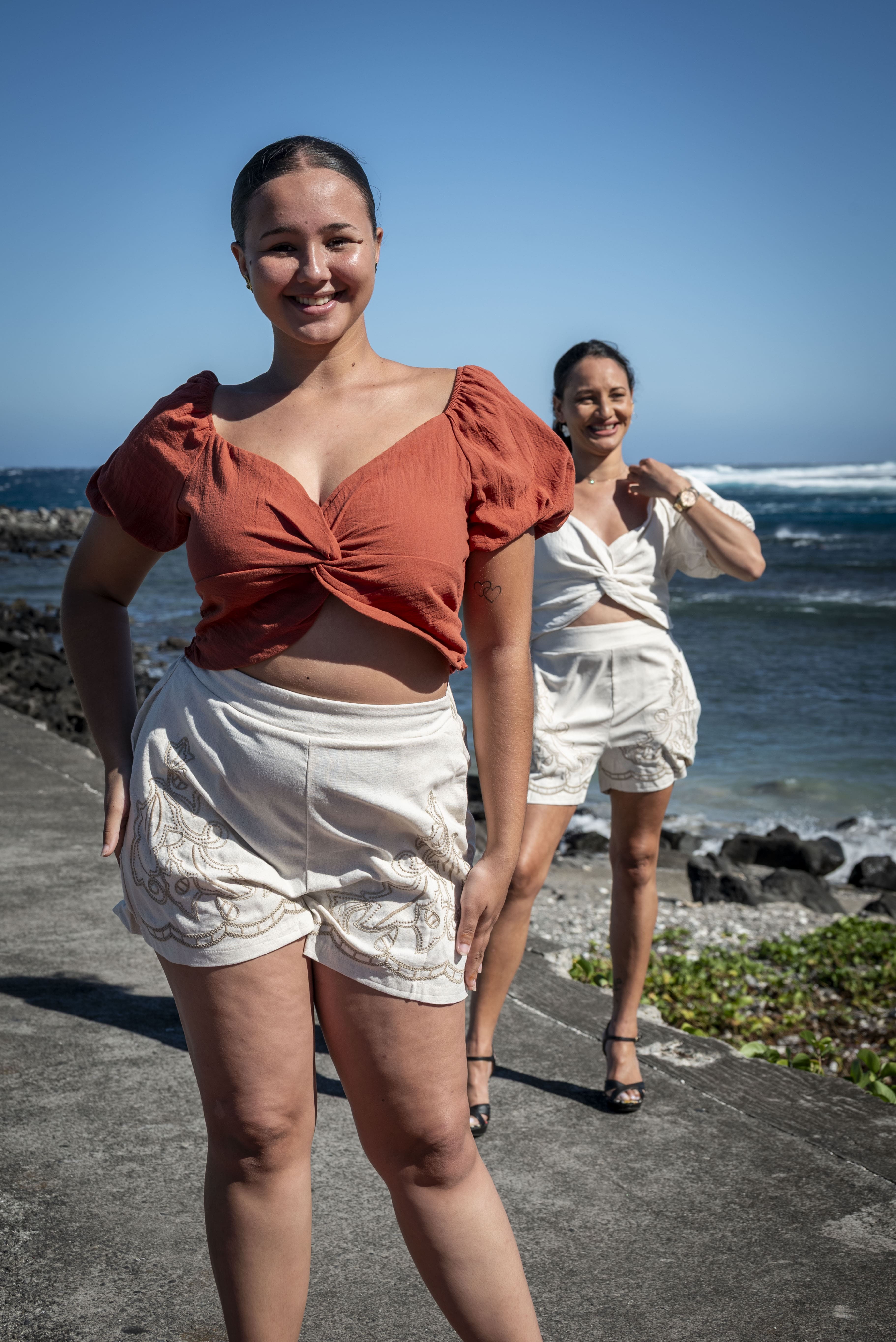 Short en coton brodé ZAHARA