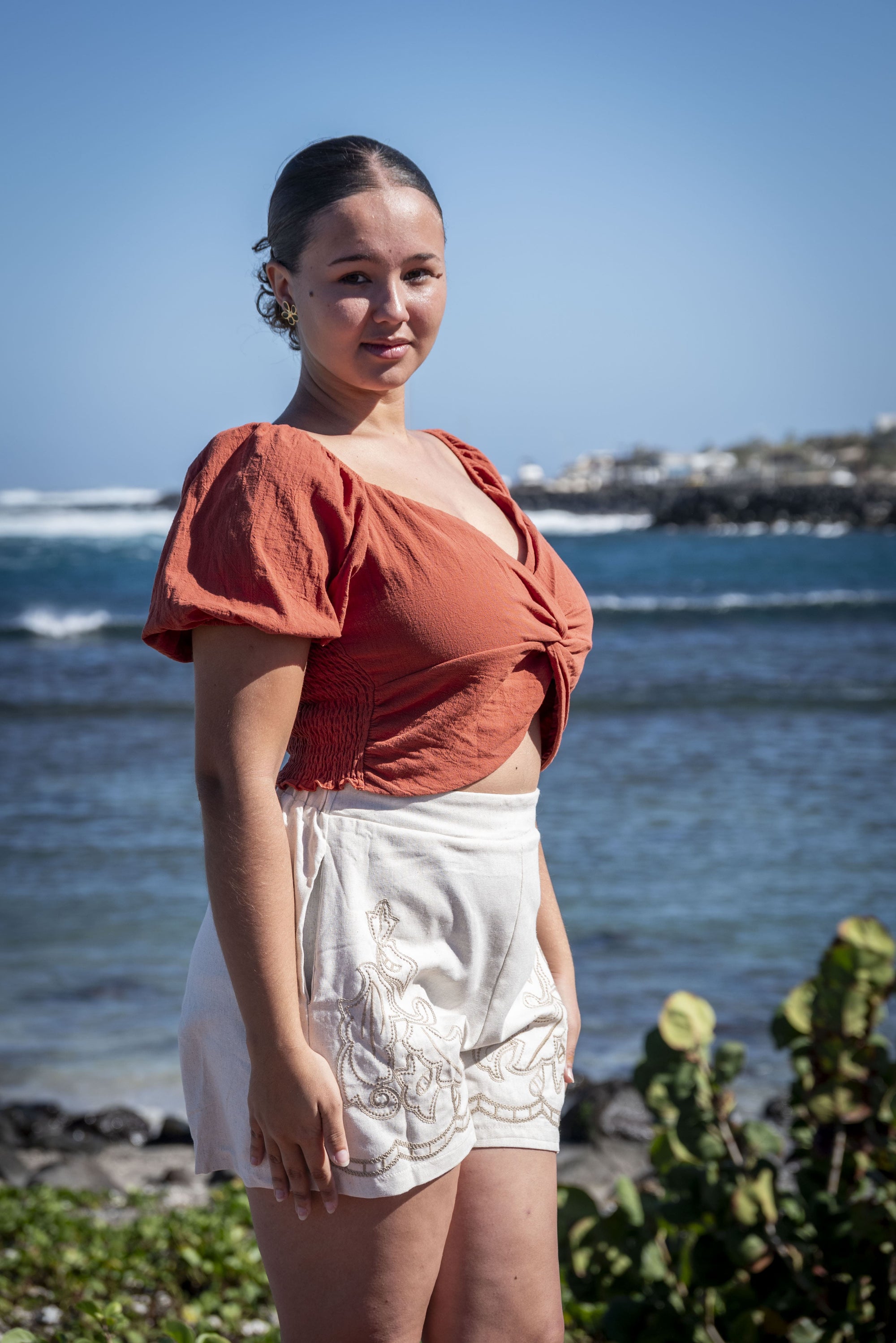 Short en coton brodé ZAHARA